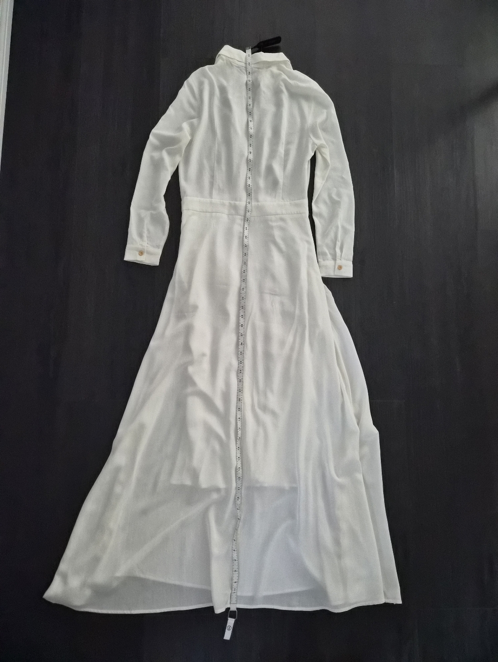 White Button-Up Top with Natural Buttons - Picture 4 of 9